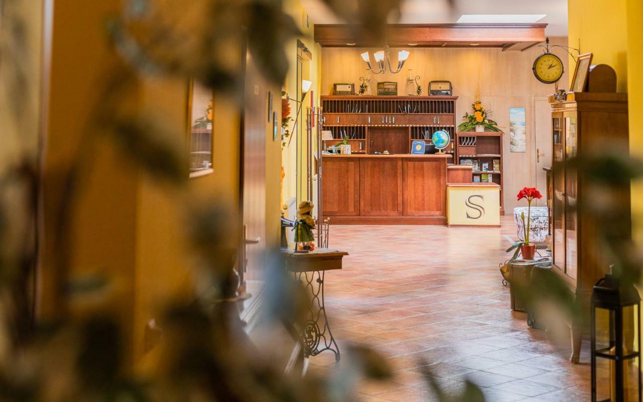 Hotel Garni Steinfeld Vídeňské Nové Město Exteriér fotografie