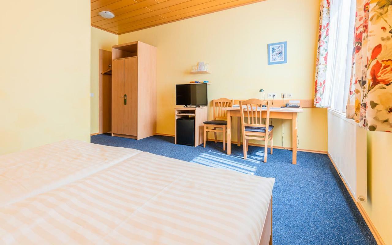 Hotel Garni Steinfeld Vídeňské Nové Město Exteriér fotografie