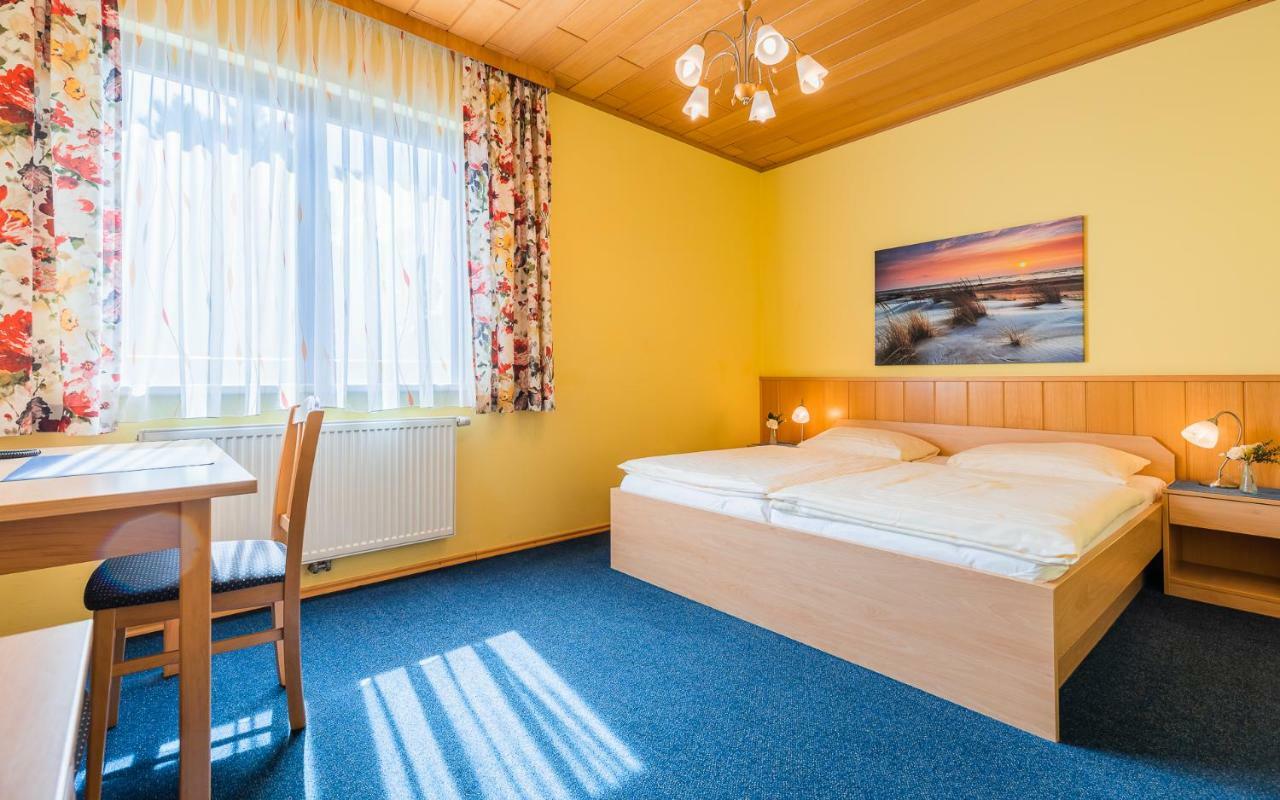 Hotel Garni Steinfeld Vídeňské Nové Město Exteriér fotografie