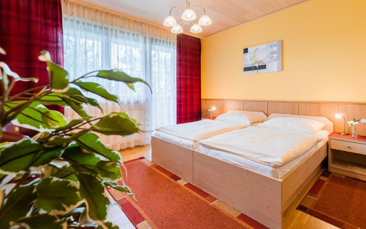 Hotel Garni Steinfeld Vídeňské Nové Město Exteriér fotografie