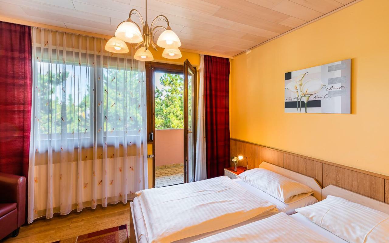 Hotel Garni Steinfeld Vídeňské Nové Město Exteriér fotografie